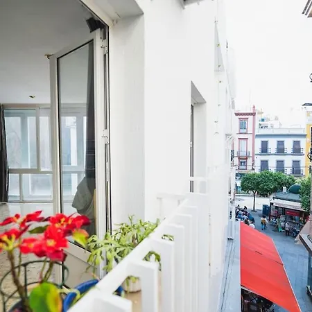 Espacioso Apartamento En El Centro De La Ciudad Seville Exterior photo